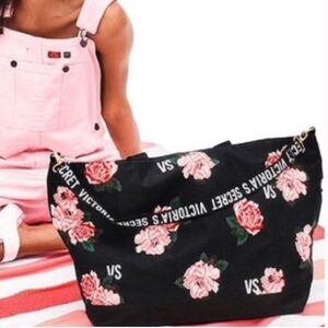 Victoria's Secret Roses Floral
Print Weekender travel Tote Bag Removable Strap